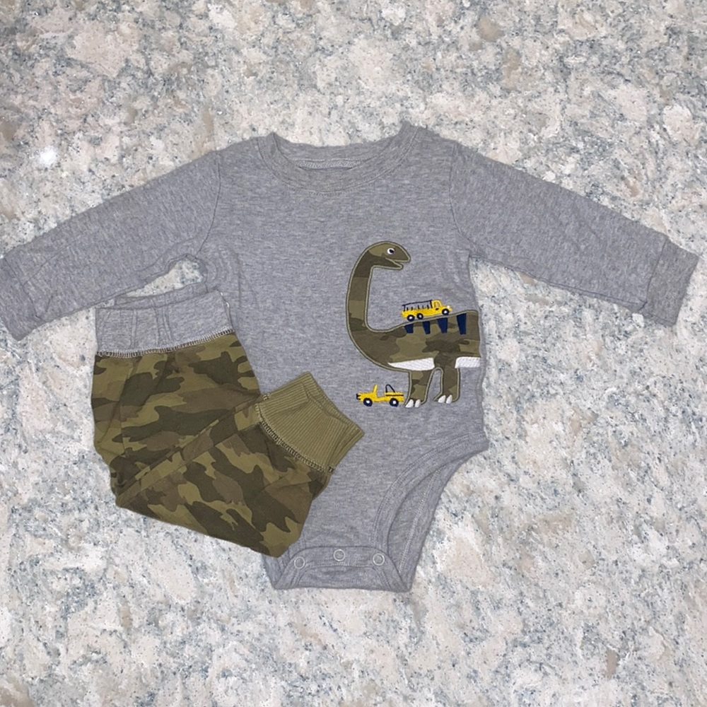 Carter’s Camouflage Onesie and Pant Set | 6 Months Size | Gray and Camouflage
